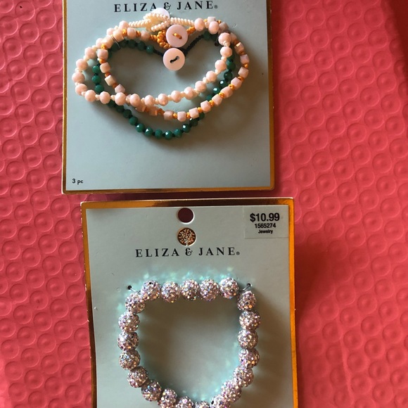 2 Bracelets - Picture 5 of 6